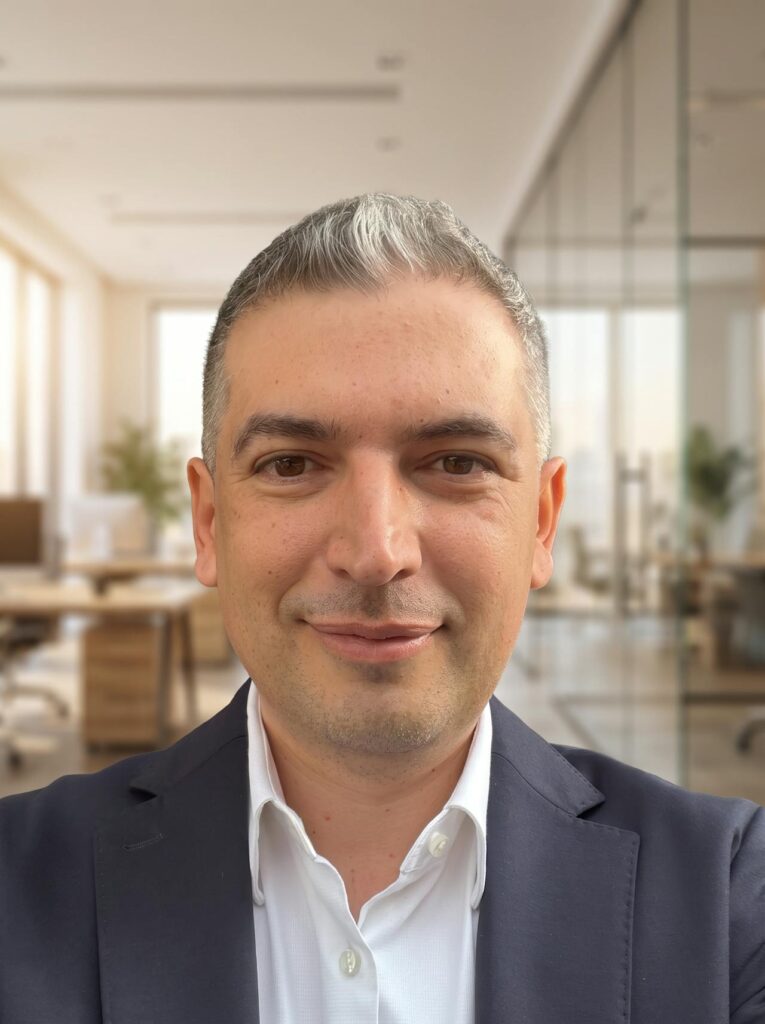 portret ionut office